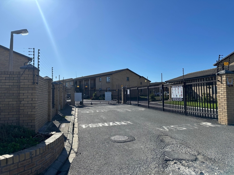 2 Bedroom Property for Sale in Fairview Golf Estate Western Cape